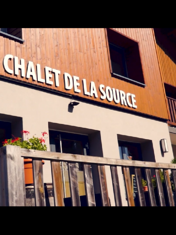 Le chalet de la source en été